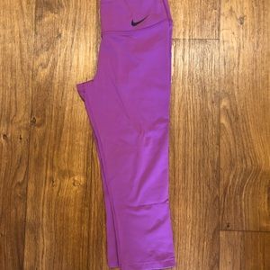 Purple Nike leggings (short)